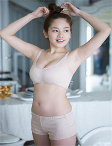 《《爆乳女教师》BD-往下边塞水果后吸出来清欢》